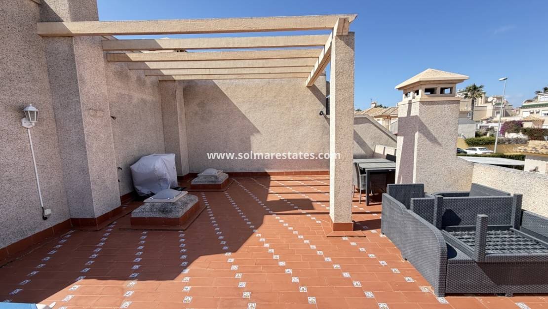2 Zimmer Bungalow zu verkaufen in Villamartin mit Pool - 199.995 € (Ref: 9726207)