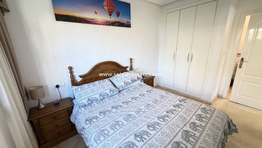 2 Zimmer Bungalow zu verkaufen in Villamartin mit Pool - 199.995 € (Ref: 9726207)