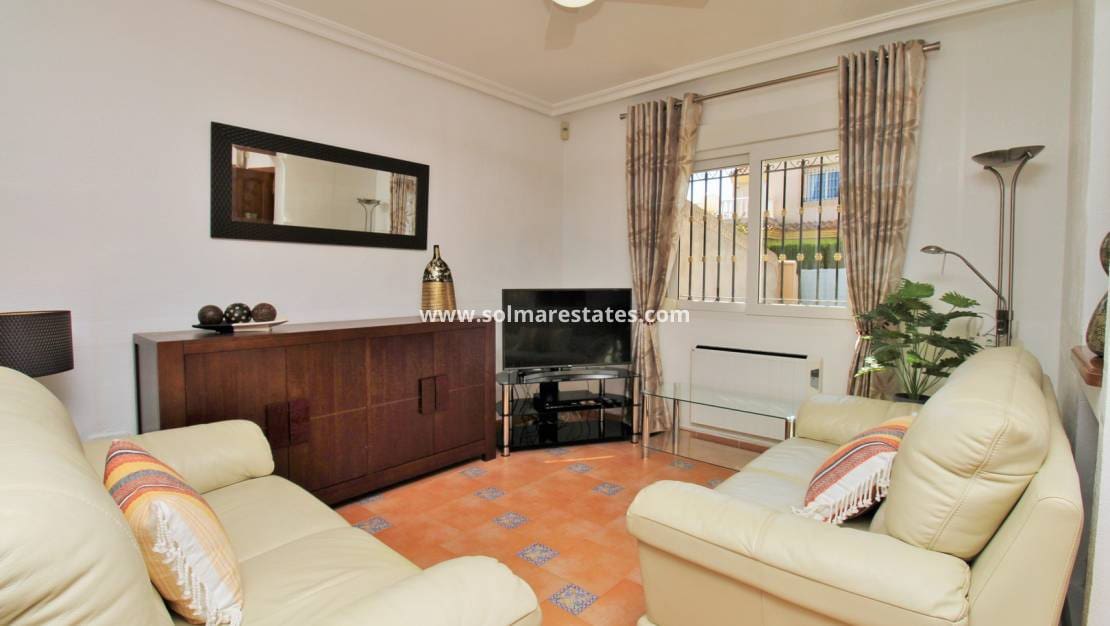 Pareado de 3 habitaciones en Playa Flamenca en venta con piscina - 249.950 € (Ref: 9727071)