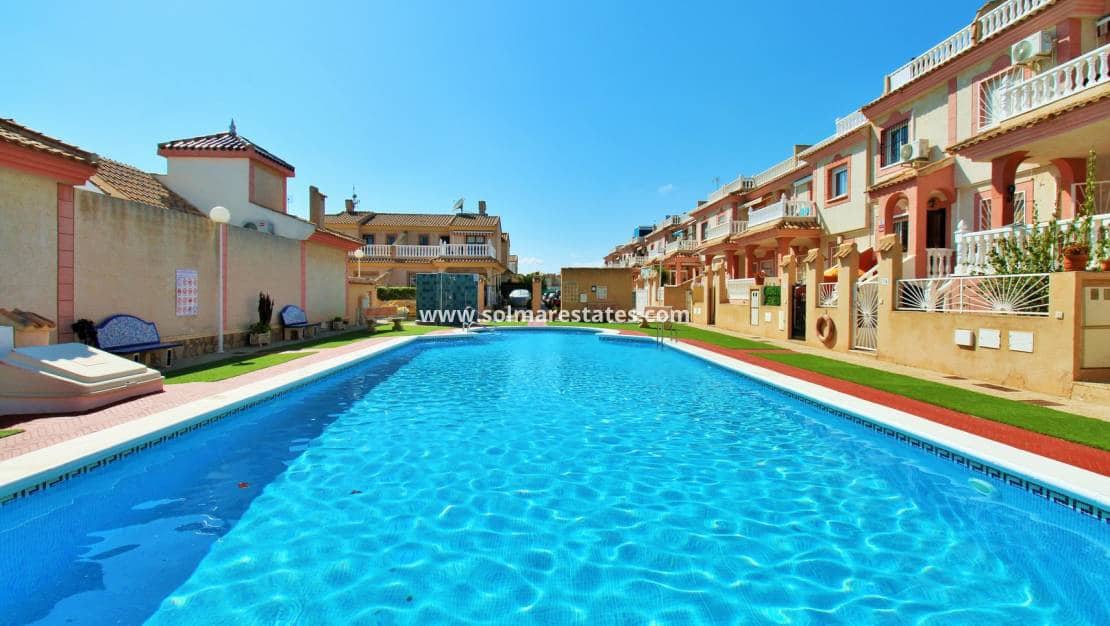 Pareado de 3 habitaciones en Playa Flamenca en venta con piscina - 249.950 € (Ref: 9727071)