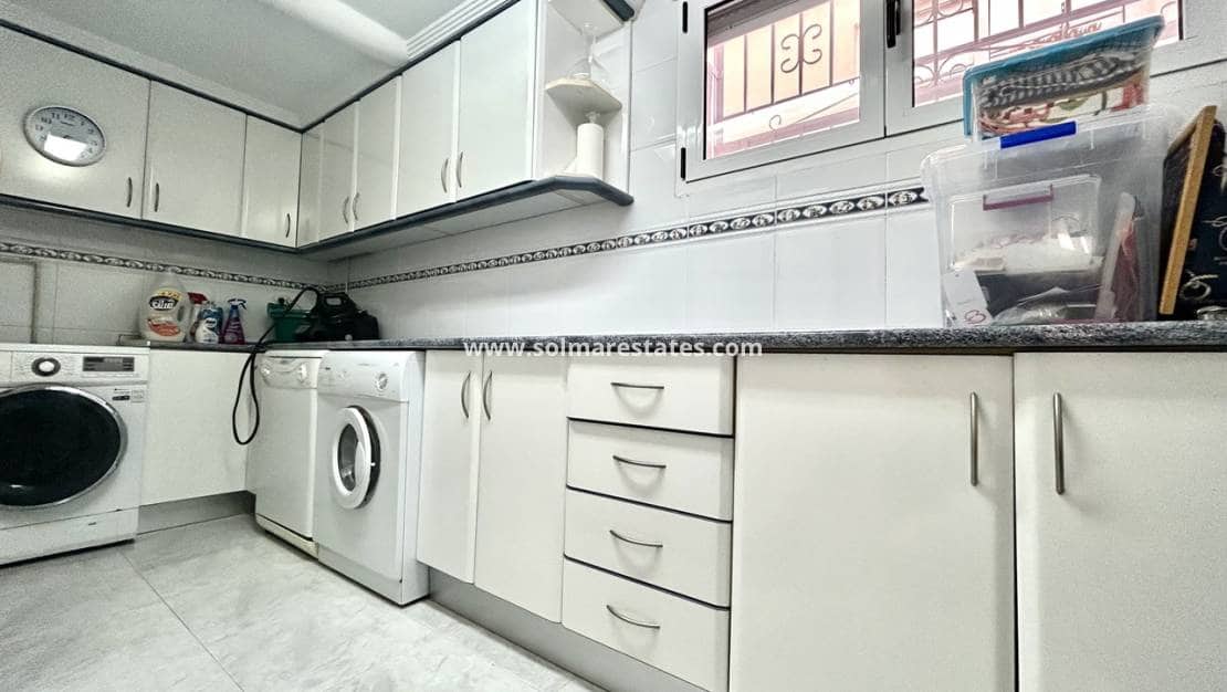 4 bedroom Villa for sale in Pinar de Campoverde with pool - € 460,000 (Ref: 9730813)