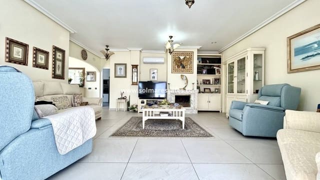 Chalet de 4 habitaciones en Pinar de Campoverde, Pilar de la Horadada en venta con piscina - 460.000 € (Ref: 9730813)