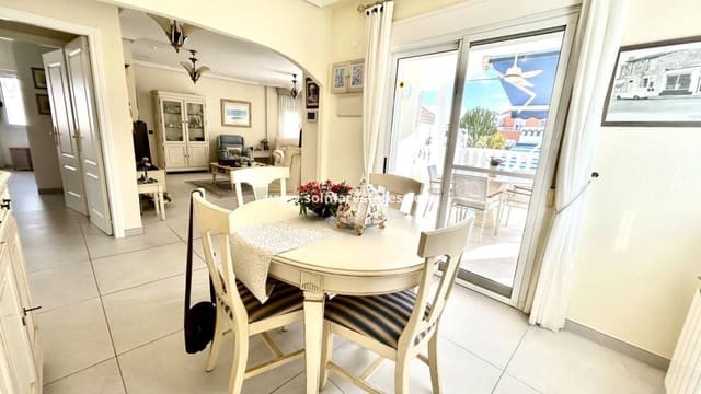 Chalet de 4 habitaciones en Pinar de Campoverde, Pilar de la Horadada en venta con piscina - 460.000 € (Ref: 9730813)