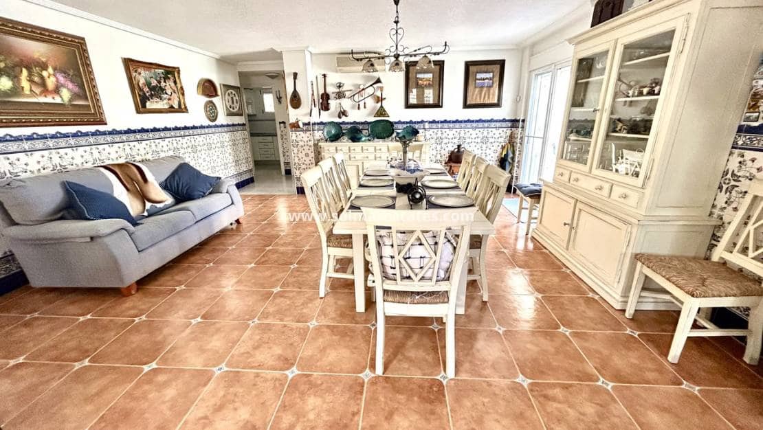 4 bedroom Villa for sale in Pinar de Campoverde with pool - € 460,000 (Ref: 9730813)