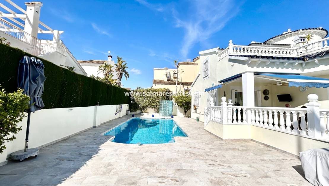 4 bedroom Villa for sale in Pinar de Campoverde with pool - € 460,000 (Ref: 9730813)