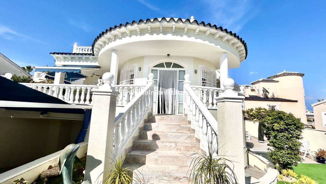 4 bedroom Villa for sale in Pinar de Campoverde with pool - € 460,000 (Ref: 9730813)