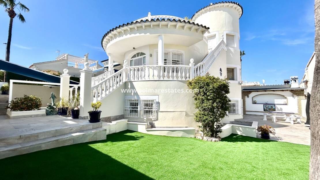 4 bedroom Villa for sale in Pinar de Campoverde with pool - € 460,000 (Ref: 9730813)