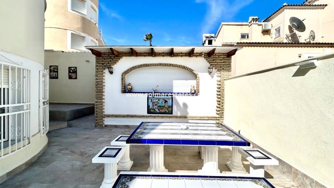 4 bedroom Villa for sale in Pinar de Campoverde with pool - € 460,000 (Ref: 9730813)