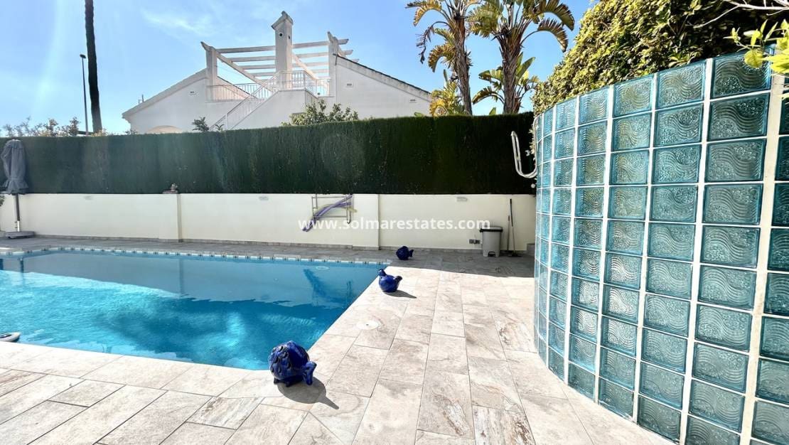 4 bedroom Villa for sale in Pinar de Campoverde with pool - € 460,000 (Ref: 9730813)