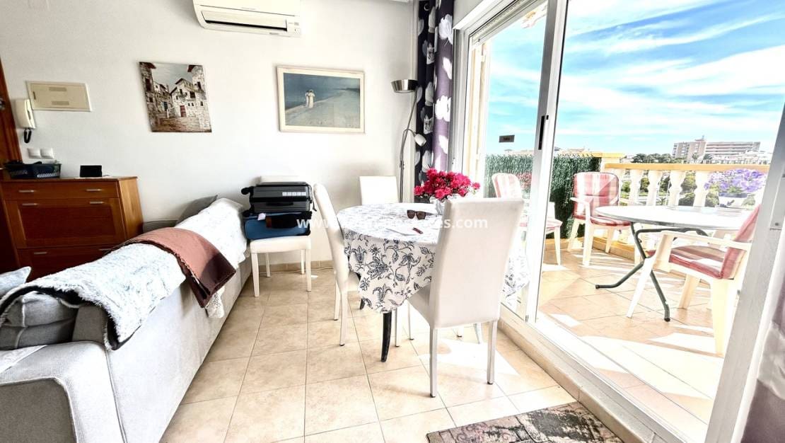 3 quarto Apartamento para venda em La Zenia com piscina - 205 000 € (Ref: 9733384)