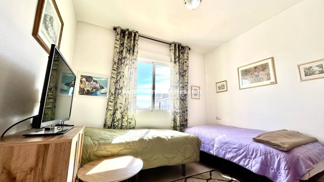 3 quarto Apartamento para venda em La Zenia com piscina - 205 000 € (Ref: 9733384)