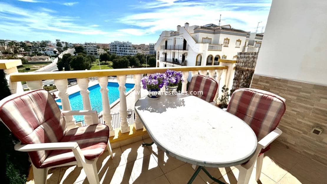 3 quarto Apartamento para venda em La Zenia com piscina - 205 000 € (Ref: 9733384)