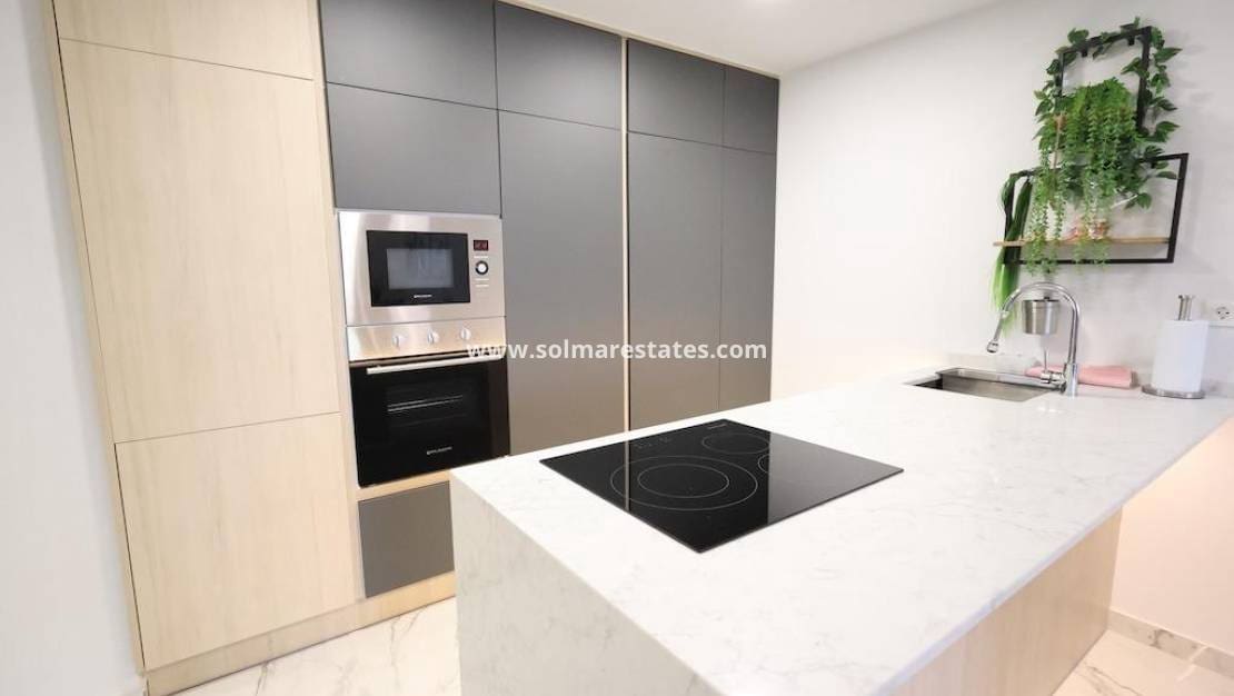 2 slaapkamer Appartement te koop in Playa Flamenca met zwembad - € 358.000 (Ref: 9733593)