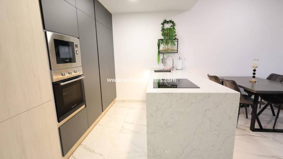 2 slaapkamer Appartement te koop in Playa Flamenca met zwembad - € 358.000 (Ref: 9733593)