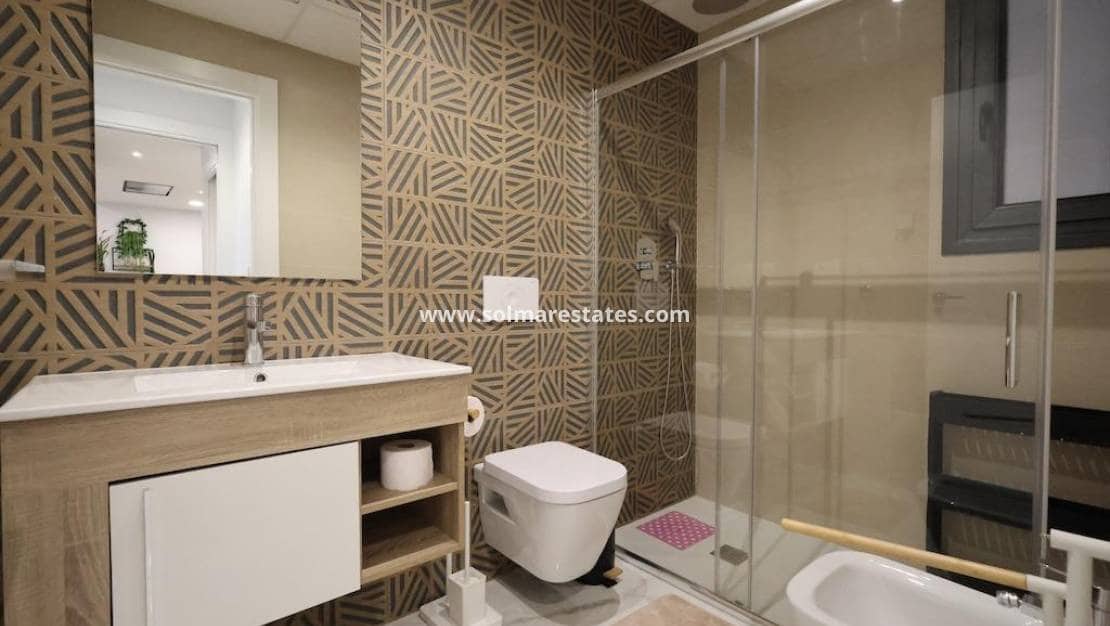 2 slaapkamer Appartement te koop in Playa Flamenca met zwembad - € 358.000 (Ref: 9733593)