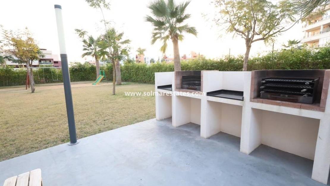 2 slaapkamer Appartement te koop in Playa Flamenca met zwembad - € 358.000 (Ref: 9733593)