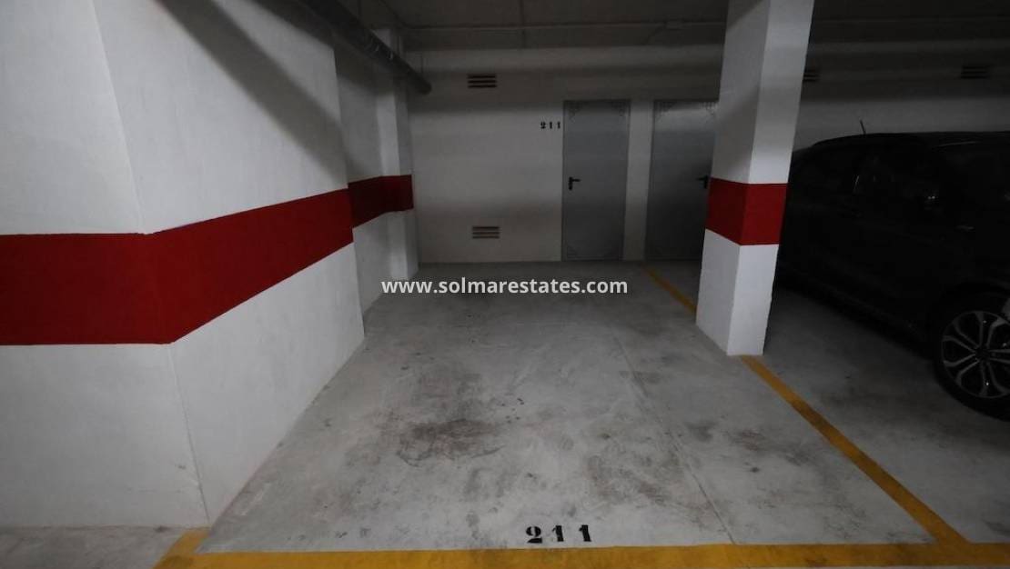 2 slaapkamer Appartement te koop in Playa Flamenca met zwembad - € 358.000 (Ref: 9733593)