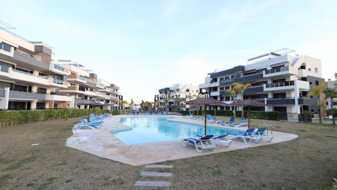 2 slaapkamer Appartement te koop in Playa Flamenca met zwembad - € 358.000 (Ref: 9733593)