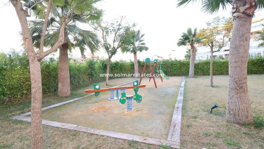 2 slaapkamer Appartement te koop in Playa Flamenca met zwembad - € 358.000 (Ref: 9733593)