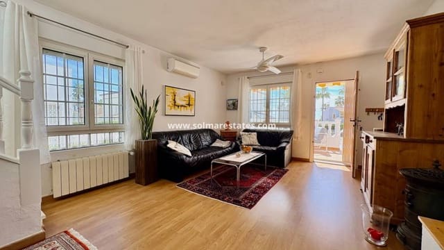 Chalet de 3 habitaciones en Villamartin, Orihuela en venta con piscina - 289.000 € (Ref: 9736129)