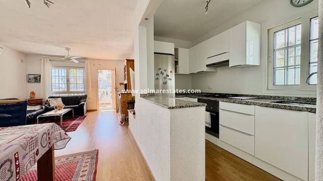 Chalet de 3 habitaciones en Villamartin, Orihuela en venta con piscina - 289.000 € (Ref: 9736129)