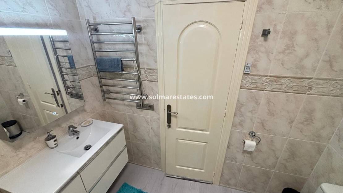 2 quarto Casa em Banda para venda em Dona Pepa com piscina - 164 995 € (Ref: 9736132)
