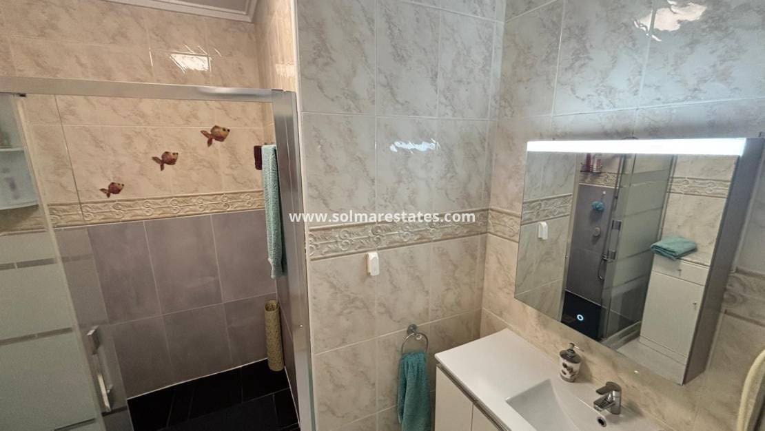 2 quarto Casa em Banda para venda em Dona Pepa com piscina - 164 995 € (Ref: 9736132)