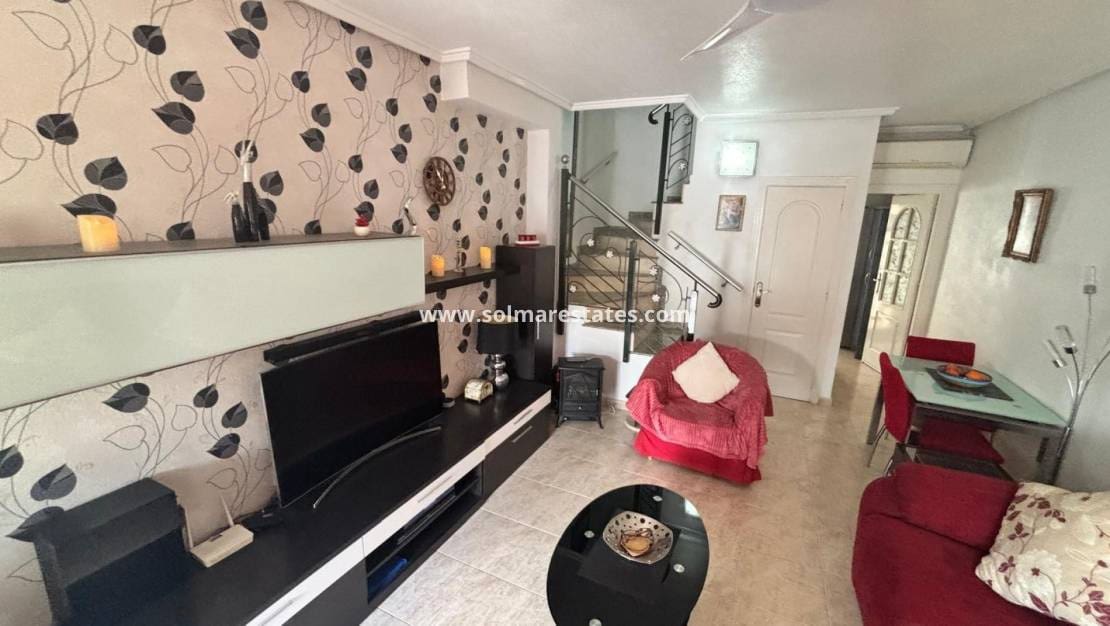 2 quarto Casa em Banda para venda em Dona Pepa com piscina - 164 995 € (Ref: 9736132)