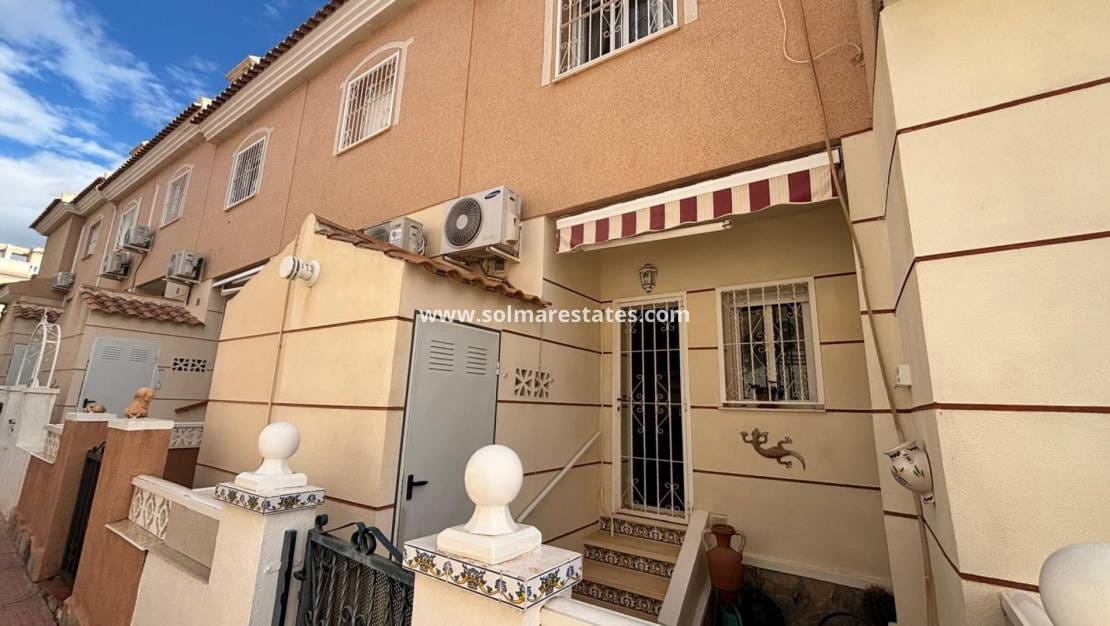 2 quarto Casa em Banda para venda em Dona Pepa com piscina - 164 995 € (Ref: 9736132)