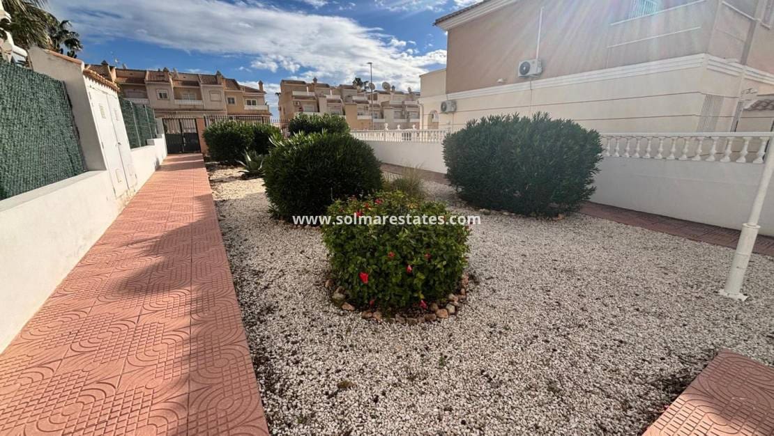 2 quarto Casa em Banda para venda em Dona Pepa com piscina - 164 995 € (Ref: 9736132)