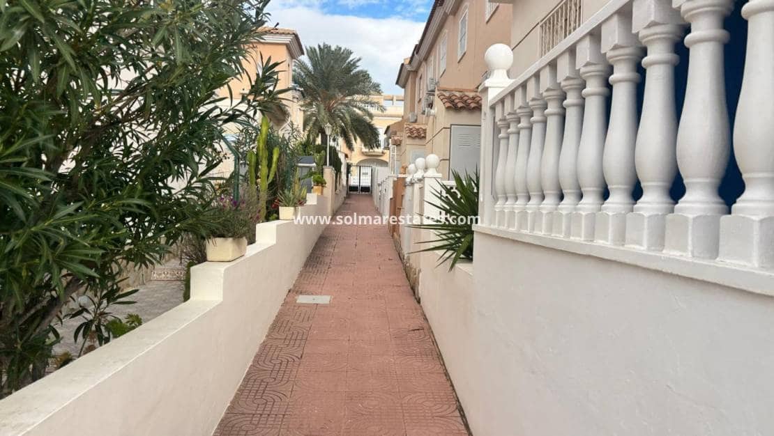 2 quarto Casa em Banda para venda em Dona Pepa com piscina - 164 995 € (Ref: 9736132)