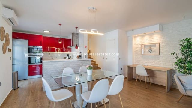 2 slaapkamer Rijtjeshuis te koop in El Chaparral - La Siesta - La Torreta, Torrevieja met zwembad - € 209.900 (Ref: 9736134)