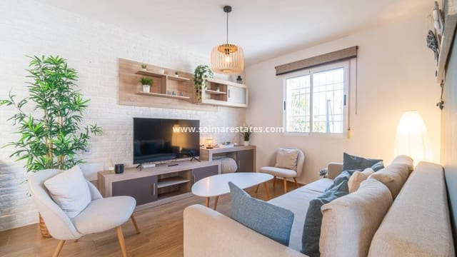 2 slaapkamer Rijtjeshuis te koop in El Chaparral - La Siesta - La Torreta, Torrevieja met zwembad - € 209.900 (Ref: 9736134)