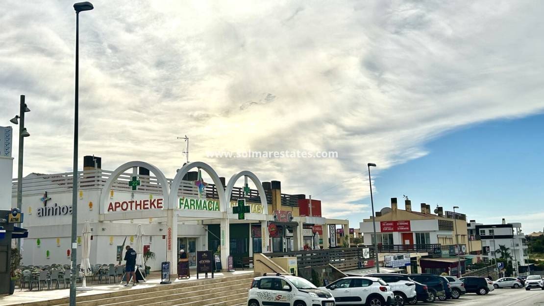 2 bedroom Apartment for sale in Campoamor with pool - € 195,000 (Ref: 9737273)