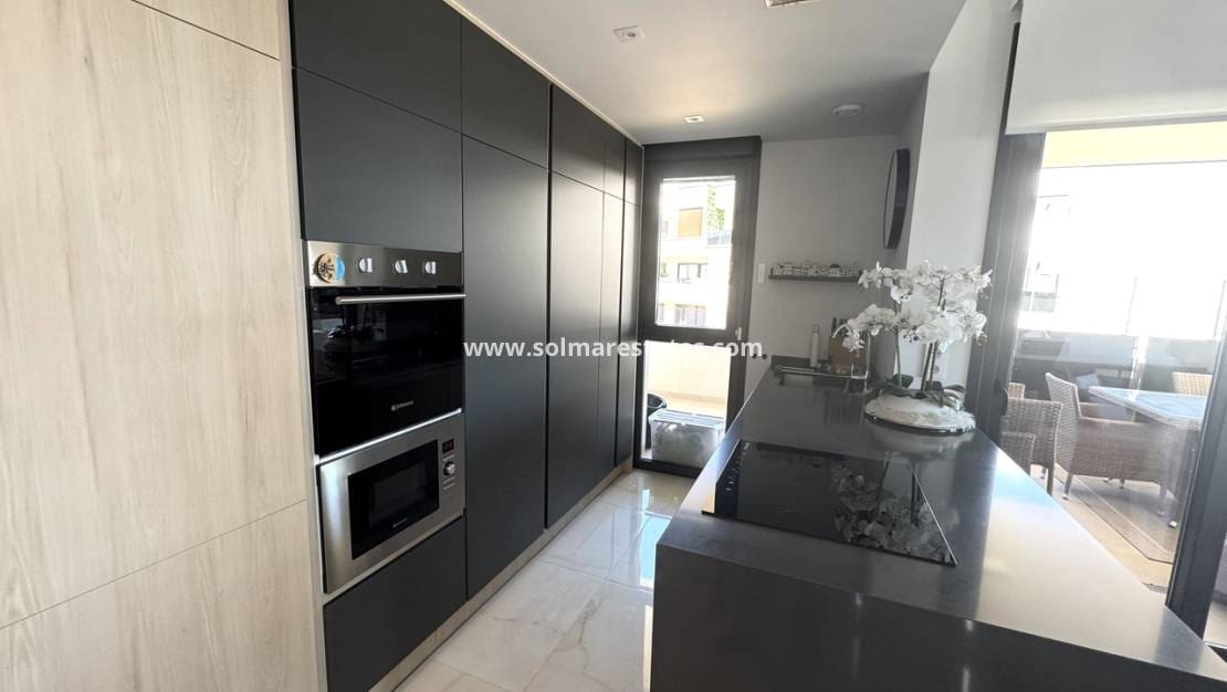 3 slaapkamer Appartement te koop in Playa Flamenca met zwembad - € 450.000 (Ref: 9737274)