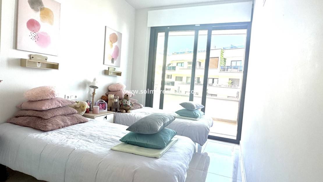 3 slaapkamer Appartement te koop in Playa Flamenca met zwembad - € 450.000 (Ref: 9737274)