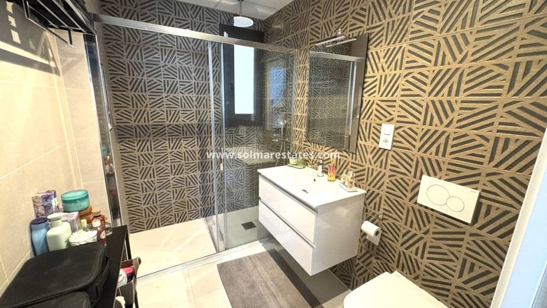 3 slaapkamer Appartement te koop in Playa Flamenca met zwembad - € 450.000 (Ref: 9737274)