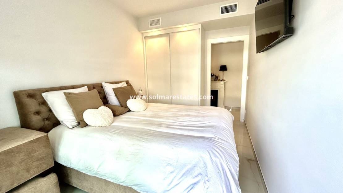 Apartamento de 3 habitaciones en Playa Flamenca en venta con piscina - 450.000 € (Ref: 9737274)