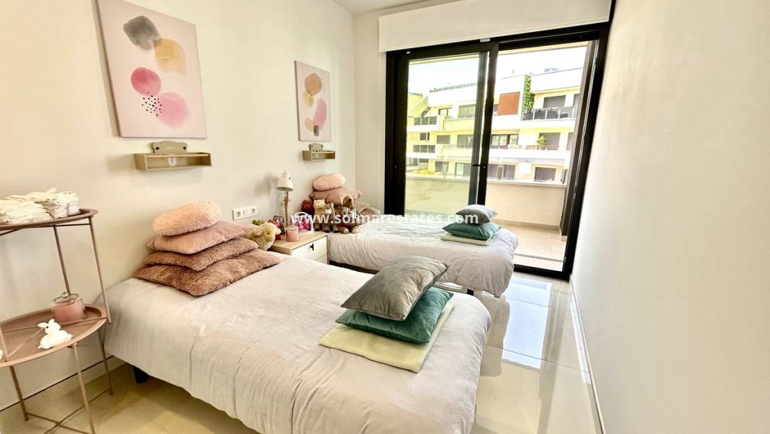 Apartamento de 3 habitaciones en Playa Flamenca en venta con piscina - 450.000 € (Ref: 9737274)