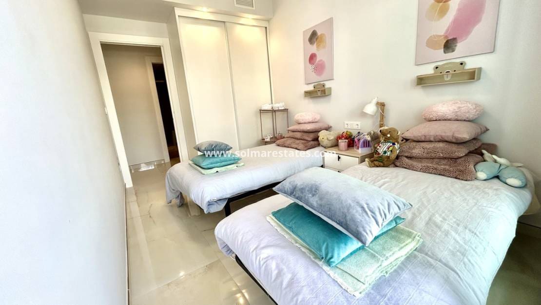 Apartamento de 3 habitaciones en Playa Flamenca en venta con piscina - 450.000 € (Ref: 9737274)