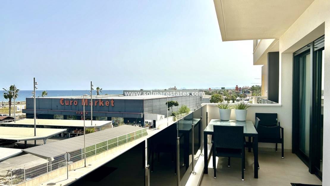 Apartamento de 3 habitaciones en Playa Flamenca en venta con piscina - 450.000 € (Ref: 9737274)