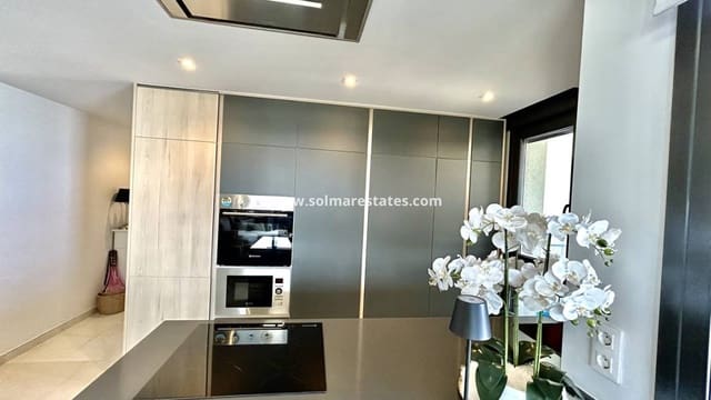 3 chambre Appartement à vendre à Playa Flamenca, Orihuela avec piscine - 450 000 € (Ref: 9737274)