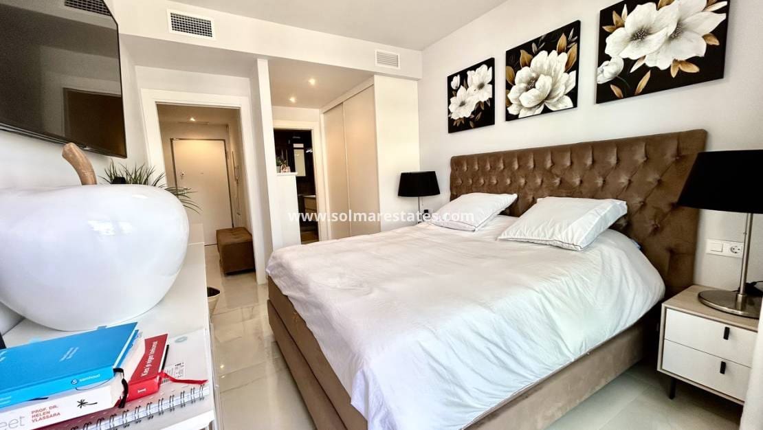 Apartamento de 3 habitaciones en Playa Flamenca en venta con piscina - 450.000 € (Ref: 9737274)