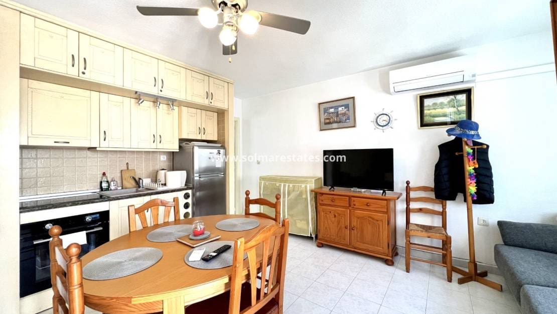 Apartamento de 1 habitación en Villamartin en venta con piscina - 105.000 € (Ref: 9739099)