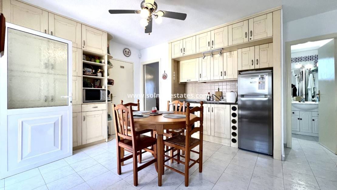 Apartamento de 1 habitación en Villamartin en venta con piscina - 105.000 € (Ref: 9739099)