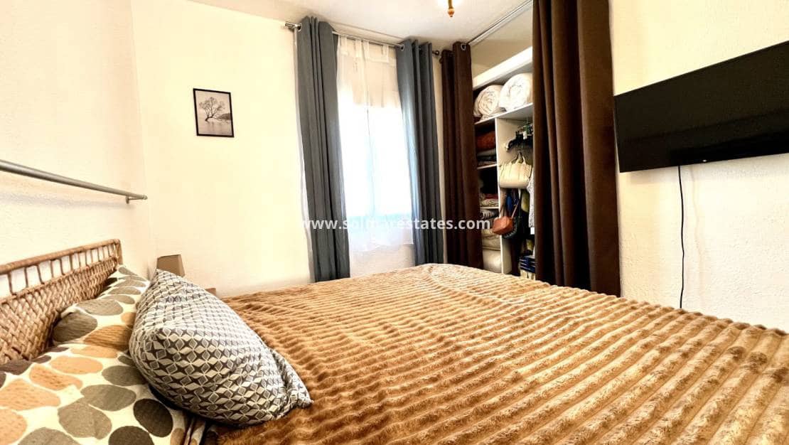 Apartamento de 1 habitación en Villamartin en venta con piscina - 105.000 € (Ref: 9739099)