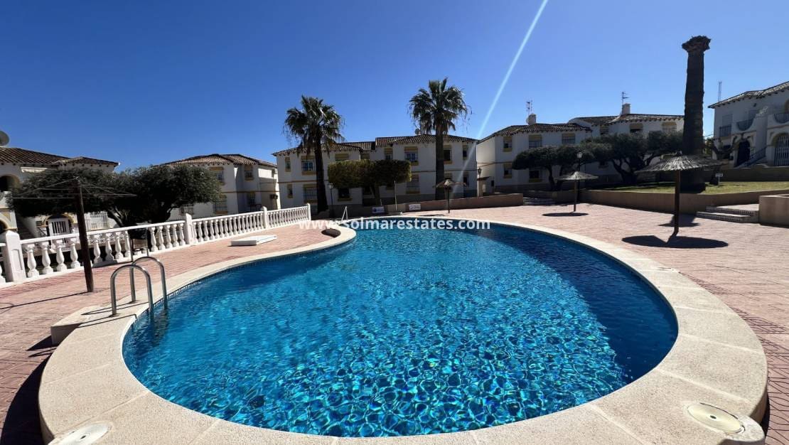 Apartamento de 1 habitación en Villamartin en venta con piscina - 105.000 € (Ref: 9739099)