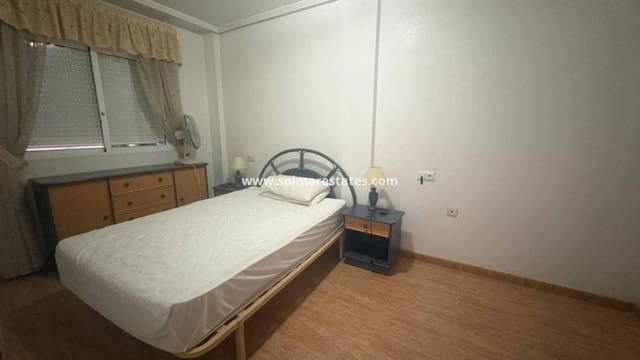 Apartamento de 2 habitaciones en Playa Flamenca, Orihuela en venta con piscina - 149.500 € (Ref: 9739250)