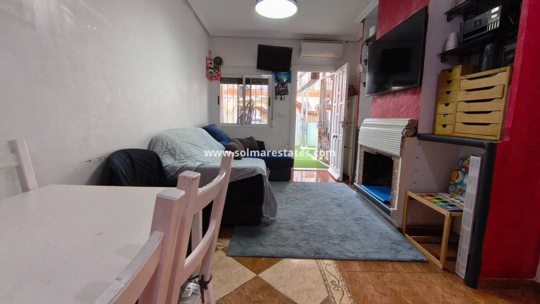 2 bedroom Bungalow for sale in La Florida with pool - € 139,000 (Ref: 9739251)