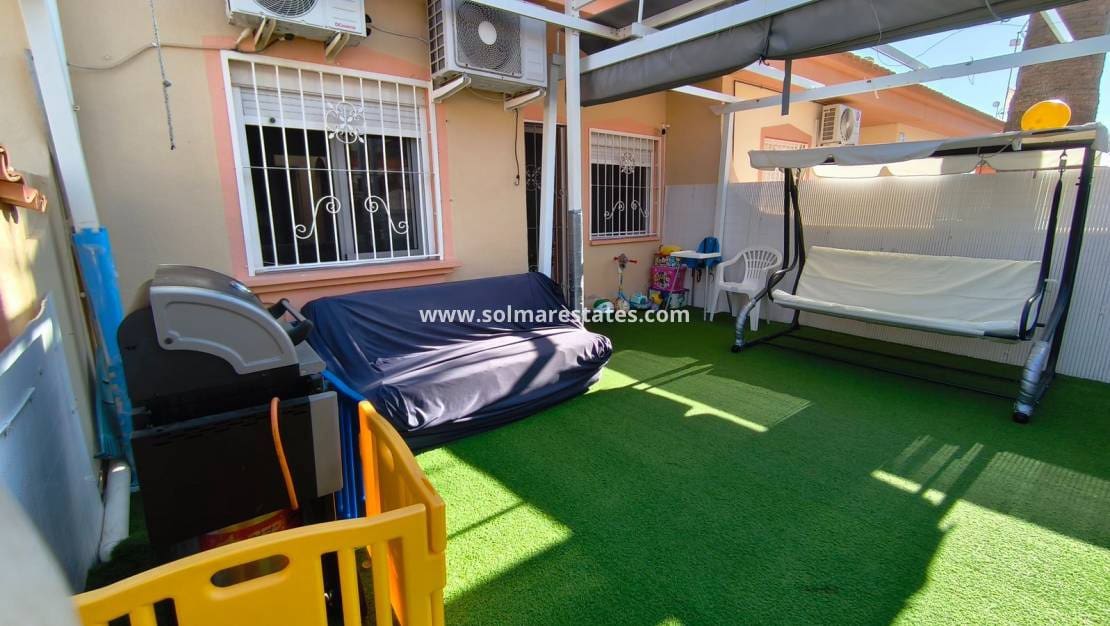 2 bedroom Bungalow for sale in La Florida with pool - € 139,000 (Ref: 9739251)